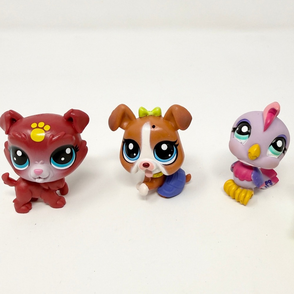 Hasbro Littlest Pet Shop 2006 Vintage LPS Dog Puppy Bird Figures Green Bench Lot